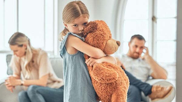 A gyereknek NEM egy sokadik játékra, ajándékra van szüksége, hanem a szülei figyelmére