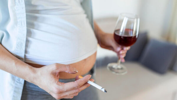 Hogyan hat a babára a terhesség alatti dohányzás és alkohol fogyasztás?