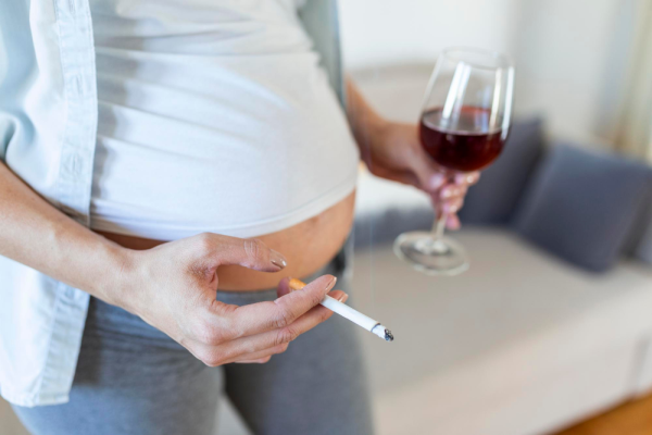 Hogyan hat a babára a terhesség alatti dohányzás és alkohol fogyasztás?