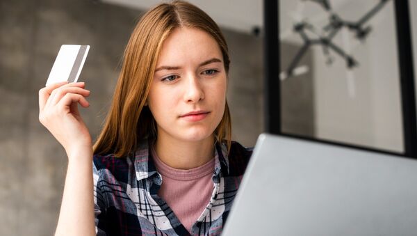 Munkáshitel - Hiába nagyon kedvező, mégis alig élnek vele a fiatalok: Ez lehet az oka